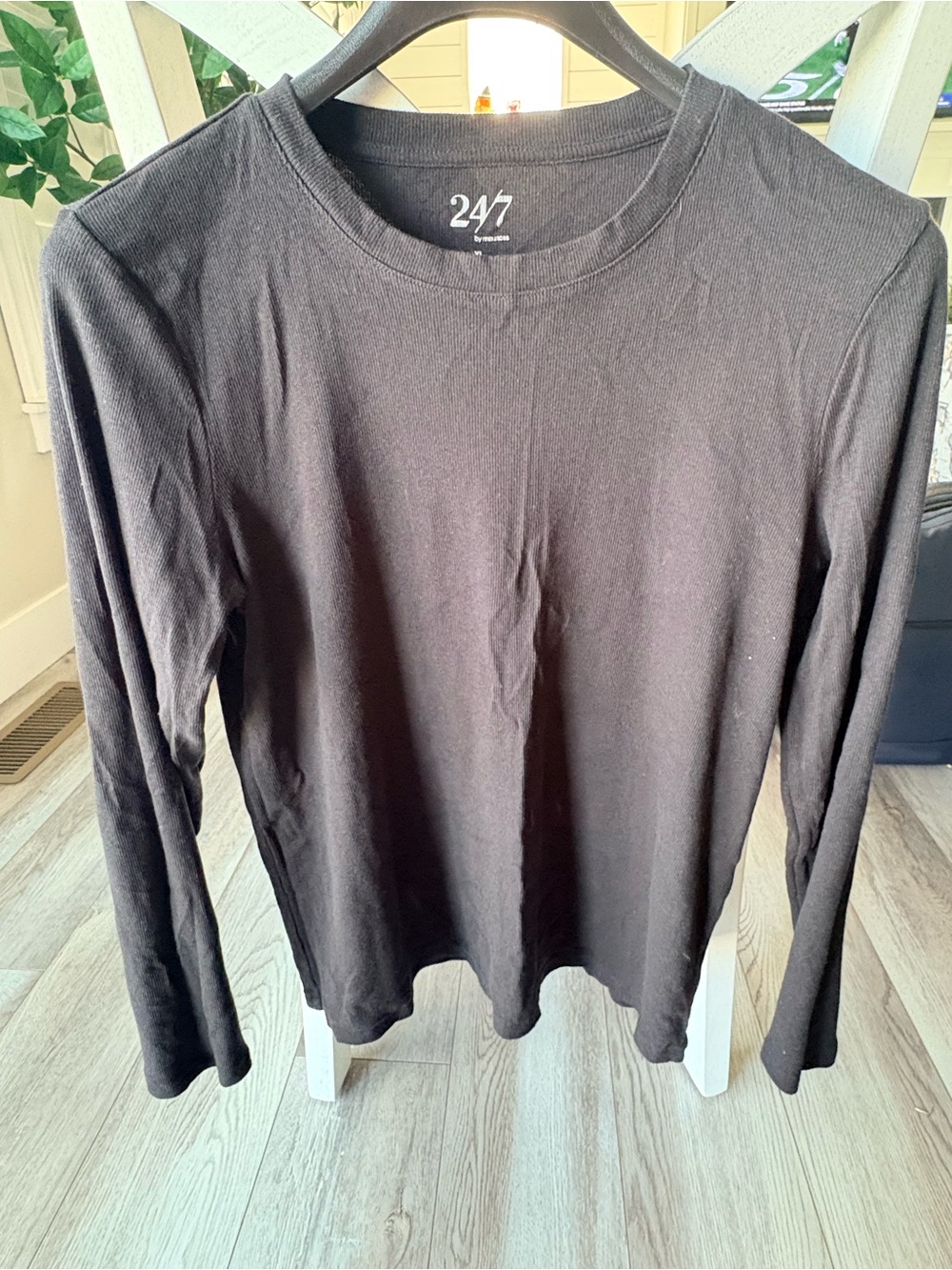 Maurices Black Long-Sleeve Crewneck Tee
